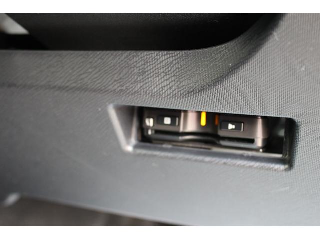 クロスオーバー 衝突被害軽減ブレーキ クリアランスソナー SDナビ Bluetooth CD DVD バックカメラ スマートキー&プッシュスタート ETC(33枚目)