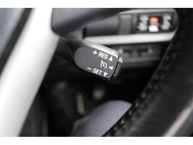 ヴォクシー ハイブリッドＺＳ　煌ＩＩ　禁煙車　純正９インチナビ　フルセグＴＶ　Ｂｌｕｅｔｏｏｔｈ　バックカメラ　前席左右シートヒーター　シートバックテーブル　クルーズコントロール　ＥＴＣ　ドラレコ　ＬＥＤヘッドライト　７人乗り（41枚目）
