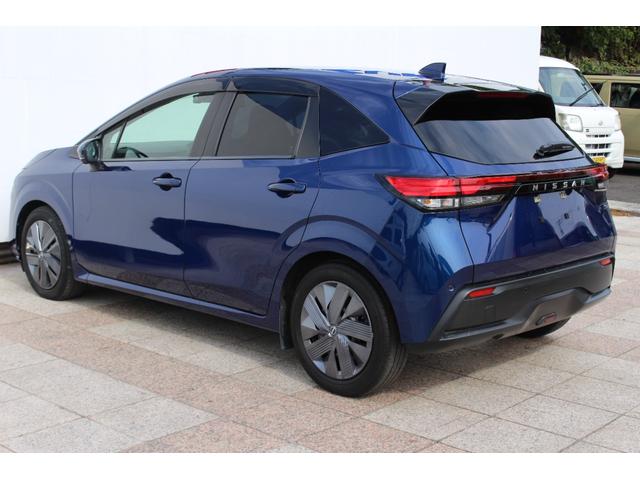 ノート Ｘ　禁煙車　Ｅパワー　プロパイロット　純正９インチナビ　アラウンドビューモニター　ＬＥＤヘッドライト　ステアリングヒーター　シートヒーター　おくだけ充電　ドラレコ　ＥＴＣ２．０　インテリジェントミラー（8枚目）