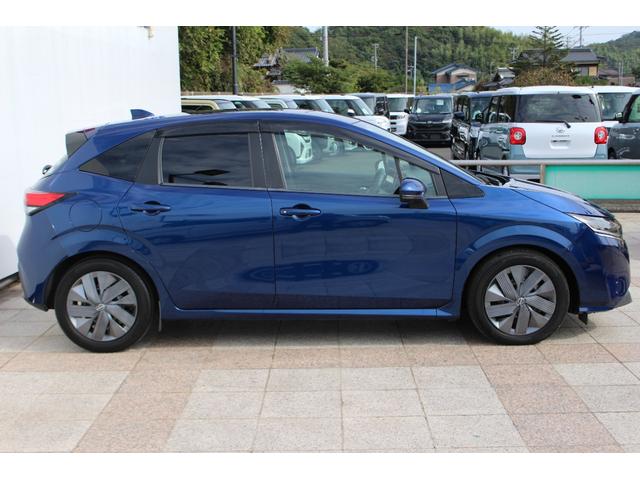 ノート Ｘ　禁煙車　Ｅパワー　プロパイロット　純正９インチナビ　アラウンドビューモニター　ＬＥＤヘッドライト　ステアリングヒーター　シートヒーター　おくだけ充電　ドラレコ　ＥＴＣ２．０　インテリジェントミラー（11枚目）