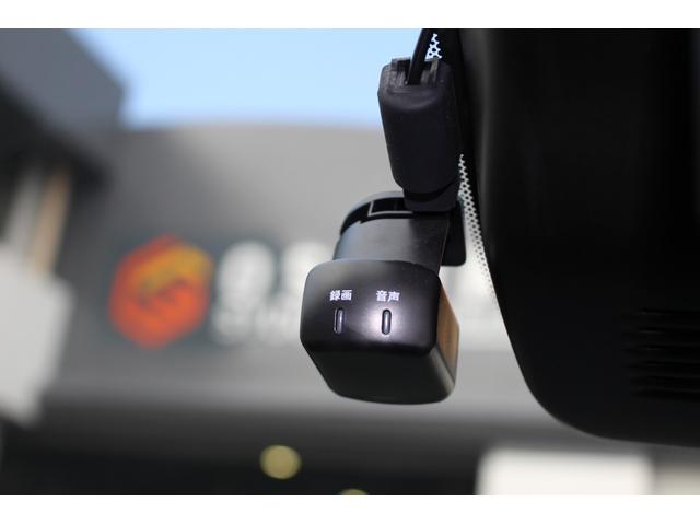 ノート Ｘ　禁煙車　Ｅパワー　プロパイロット　純正９インチナビ　アラウンドビューモニター　ＬＥＤヘッドライト　ステアリングヒーター　シートヒーター　おくだけ充電　ドラレコ　ＥＴＣ２．０　インテリジェントミラー（49枚目）