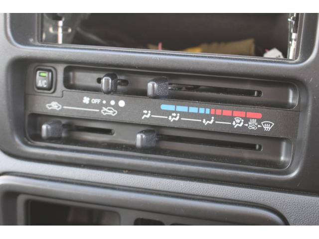 サンバーバン トランスポーター 禁煙車 新車1オーナー車 エアコン パワステ パワーウインドウ キーレス リアフィルム(23枚目)