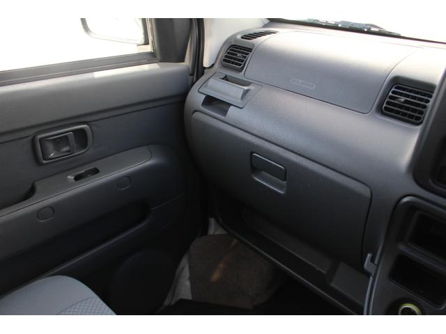 サンバーバン トランスポーター 禁煙車 新車1オーナー車 エアコン パワステ パワーウインドウ キーレス リアフィルム(27枚目)