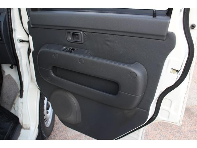 サンバーバン トランスポーター 禁煙車 新車1オーナー車 エアコン パワステ パワーウインドウ キーレス リアフィルム(30枚目)