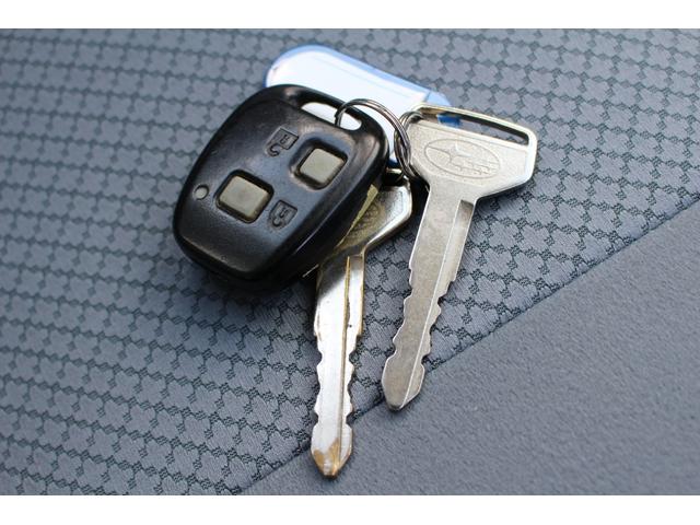 サンバーバン トランスポーター 禁煙車 新車1オーナー車 エアコン パワステ パワーウインドウ キーレス リアフィルム(32枚目)