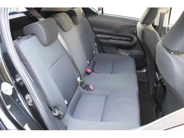 アクア Ｓ　禁煙車　ナビ　Ｂｌｕｅｔｏｏｔｈ　オートエアコン　純正ＬＥＤヘッドライト＆フォグランプ　純正１６インチアルミ　ＥＴＣ車載器　キーレス　オプションアームレスト　電動コーナーポール　新車ワンオーナー（15枚目）