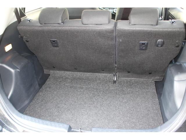 アクア Ｓ　禁煙車　ナビ　Ｂｌｕｅｔｏｏｔｈ　オートエアコン　純正ＬＥＤヘッドライト＆フォグランプ　純正１６インチアルミ　ＥＴＣ車載器　キーレス　オプションアームレスト　電動コーナーポール　新車ワンオーナー（17枚目）