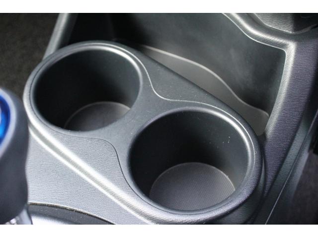 アクア Ｓ　禁煙車　ナビ　Ｂｌｕｅｔｏｏｔｈ　オートエアコン　純正ＬＥＤヘッドライト＆フォグランプ　純正１６インチアルミ　ＥＴＣ車載器　キーレス　オプションアームレスト　電動コーナーポール　新車ワンオーナー（23枚目）