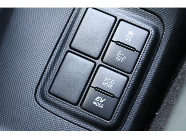 アクア Ｓ　禁煙車　ナビ　Ｂｌｕｅｔｏｏｔｈ　オートエアコン　純正ＬＥＤヘッドライト＆フォグランプ　純正１６インチアルミ　ＥＴＣ車載器　キーレス　オプションアームレスト　電動コーナーポール　新車ワンオーナー（25枚目）