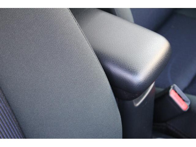 アクア Ｓ　禁煙車　ナビ　Ｂｌｕｅｔｏｏｔｈ　オートエアコン　純正ＬＥＤヘッドライト＆フォグランプ　純正１６インチアルミ　ＥＴＣ車載器　キーレス　オプションアームレスト　電動コーナーポール　新車ワンオーナー（26枚目）