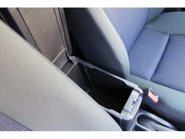 アクア Ｓ　禁煙車　ナビ　Ｂｌｕｅｔｏｏｔｈ　オートエアコン　純正ＬＥＤヘッドライト＆フォグランプ　純正１６インチアルミ　ＥＴＣ車載器　キーレス　オプションアームレスト　電動コーナーポール　新車ワンオーナー（27枚目）