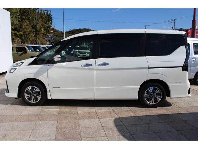 セレナ e-パワー ハイウェイスターV 禁煙車 プロパイロット パイオニア9インチナビ&フリップダウンモニター アラウンドビューモニター エマージェンシーブレーキ インテリジェントルームミラー 両側自動ドア 電動パーキングブレーキ 7人(7枚目)