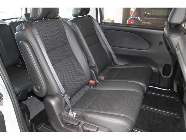 セレナ e-パワー ハイウェイスターV 禁煙車 プロパイロット パイオニア9インチナビ&フリップダウンモニター アラウンドビューモニター エマージェンシーブレーキ インテリジェントルームミラー 両側自動ドア 電動パーキングブレーキ 7人(16枚目)