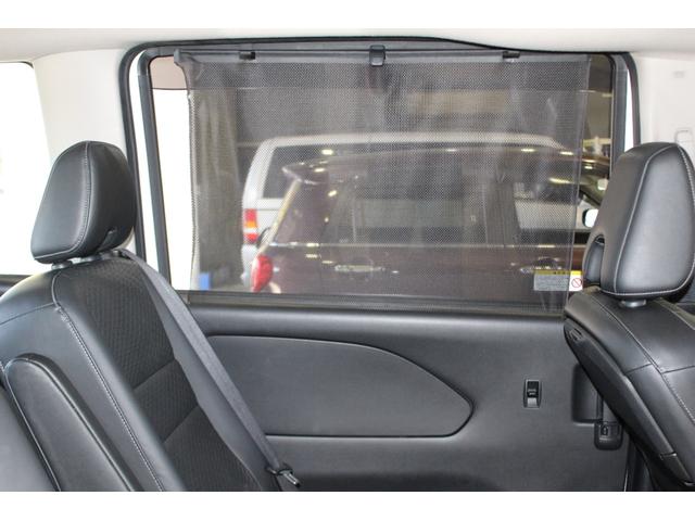 セレナ e-パワー ハイウェイスターV 禁煙車 プロパイロット パイオニア9インチナビ&フリップダウンモニター アラウンドビューモニター エマージェンシーブレーキ インテリジェントルームミラー 両側自動ドア 電動パーキングブレーキ 7人(17枚目)