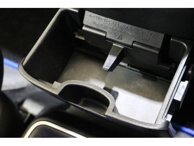 セレナ e-パワー ハイウェイスターV 禁煙車 プロパイロット パイオニア9インチナビ&フリップダウンモニター アラウンドビューモニター エマージェンシーブレーキ インテリジェントルームミラー 両側自動ドア 電動パーキングブレーキ 7人(35枚目)