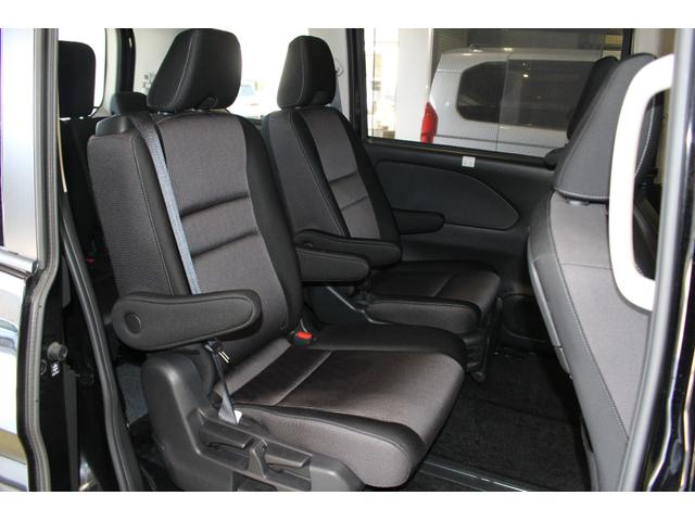 セレナ e-パワー ハイウェイスターV 福祉車両 セカンドスライドリフトアップシート ナビ アラウンドビューモニター 電動ブレーキ ステアリングヒーター 前席左右シートヒーター インテリジェントルームミラー ETC車載器 16AW 7人(15枚目)