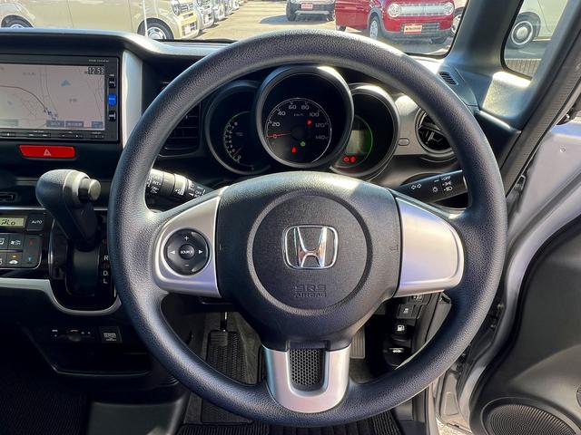 Ｎ－ＢＯＸ Ｇ・Ｌパッケージ☆純正ナビ☆Ｂカメラ☆パワスラ☆試乗ＯＫ☆　純正メモリーナビ☆バックカメラ☆パワースライドドア☆スマートキー☆プッシュスタート☆ＥＴＣ☆オートエアコン☆リアスライドシート☆シートバックテーブル☆ヘッドライトレベライザー☆走行５．７万Ｋ☆試乗ＯＫ（4枚目）