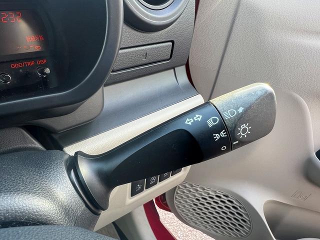 パッソ Ｘ　ＬパッケージＳ☆メモリーナビ☆エコアイドル☆試乗ＯＫ☆　メモリーナビＴＶ☆スマートキー☆プッシュスタート☆アイドリングストップ☆ヘッドライトレベライザー☆スマートアシスト☆オートエアコン☆ベンチシート☆アームレスト☆電動格納ミラー☆走行２．２万Ｋ☆試乗ＯＫ（8枚目）