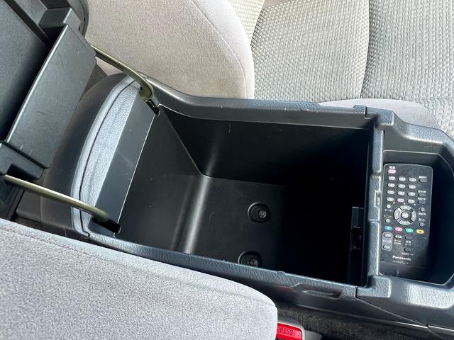 ハイラックスサーフ ＳＳＲ－Ｘ☆リフトアップ☆サイドステップ☆ＥＴＣ☆試乗ＯＫ☆　切り換え４ＷＤ☆デフロック☆リフトアップ☆バンパーガード☆サイドステップ☆ルーフキャリア☆テールガード☆ＦＵＥＬ１７ＡＷ☆ＥＴＣ☆オートエアコン☆バックカメラ☆オートライト☆走行１０．６万Ｋ☆試乗ＯＫ（29枚目）