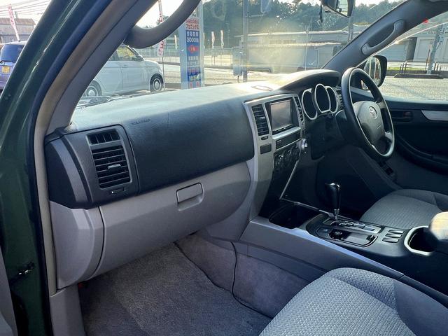 ハイラックスサーフ ＳＳＲ－Ｘ☆リフトアップ☆サイドステップ☆ＥＴＣ☆試乗ＯＫ☆　切り換え４ＷＤ☆デフロック☆リフトアップ☆バンパーガード☆サイドステップ☆ルーフキャリア☆テールガード☆ＦＵＥＬ１７ＡＷ☆ＥＴＣ☆オートエアコン☆バックカメラ☆オートライト☆走行１０．６万Ｋ☆試乗ＯＫ（68枚目）