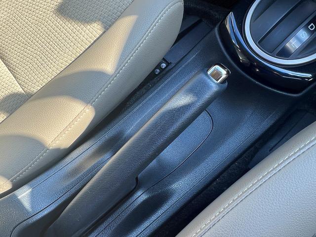 フィットシャトルハイブリッド ハイブリッド・ナビプレミアムセレクション☆HID☆試乗OK☆ 純正HDDナビ☆バックカメラ☆スマートキー☆HIDオートライト☆ハーフレザーシート☆クルーズコントロール☆オートエアコン☆ビルトインETC☆電動格納ミラー☆横滑り防止装置☆走行5.3万K☆試乗OK(22枚目)