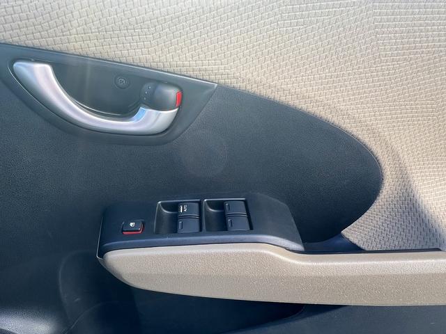 フィットシャトルハイブリッド ハイブリッド・ナビプレミアムセレクション☆HID☆試乗OK☆ 純正HDDナビ☆バックカメラ☆スマートキー☆HIDオートライト☆ハーフレザーシート☆クルーズコントロール☆オートエアコン☆ビルトインETC☆電動格納ミラー☆横滑り防止装置☆走行5.3万K☆試乗OK(23枚目)