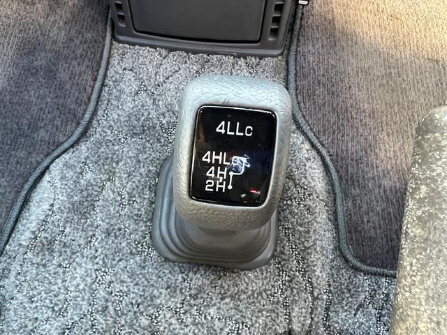 デリカスペースギア ロング スーパーエクシード☆メモリーナビ☆ETC☆試乗OK☆ ディーゼルターボ☆切替4WD☆クリスタルライトルーフ☆オートステップ☆メモリーナビ☆バックカメラ☆キーレス☆ETC☆JAOSカンガルーバー☆リアラダー☆オートエアコン☆オープンカントリー☆試乗OK(30枚目)