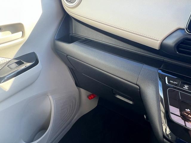 デイズ X☆9インチナビ☆全周囲M☆エマブレ☆ETC☆試乗OK☆ 純正9インチSDナビ☆アラウンンドビューモニター☆エマージェンシーブレーキ☆インテリキー☆ETC☆ドライブレコーダー☆14AW☆アイドリングストップ☆オートライト☆電動格納ミラー☆USB充電☆試乗OK(15枚目)