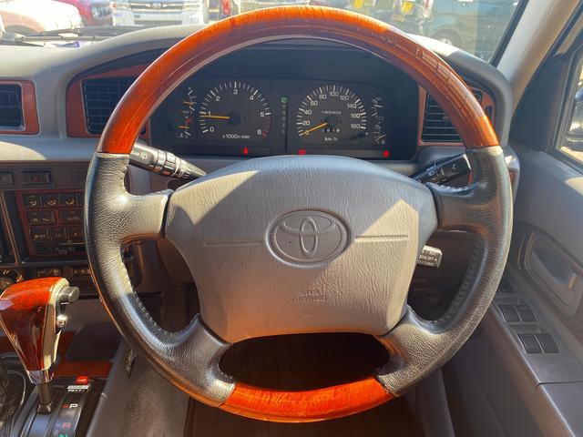 ランドクルーザー80 VXリミテッド☆5人乗り☆サンルーフ☆リフトUP☆試乗OK☆ 4WD☆1ナンバー登録☆5人乗り☆リフトアップ☆MKW16AW☆オープンカントリー☆サイドステップ☆ガナドールマフラー☆サンルーフ☆革調シートカバー☆ナビ☆バックカメラ☆ETC☆クルーズコントロール☆(4枚目)