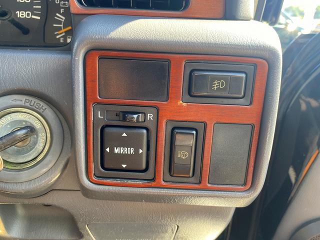 ランドクルーザー80 VXリミテッド☆5人乗り☆サンルーフ☆リフトUP☆試乗OK☆ 4WD☆1ナンバー登録☆5人乗り☆リフトアップ☆MKW16AW☆オープンカントリー☆サイドステップ☆ガナドールマフラー☆サンルーフ☆革調シートカバー☆ナビ☆バックカメラ☆ETC☆クルーズコントロール☆(16枚目)