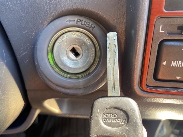 ランドクルーザー80 VXリミテッド☆5人乗り☆サンルーフ☆リフトUP☆試乗OK☆ 4WD☆1ナンバー登録☆5人乗り☆リフトアップ☆MKW16AW☆オープンカントリー☆サイドステップ☆ガナドールマフラー☆サンルーフ☆革調シートカバー☆ナビ☆バックカメラ☆ETC☆クルーズコントロール☆(23枚目)