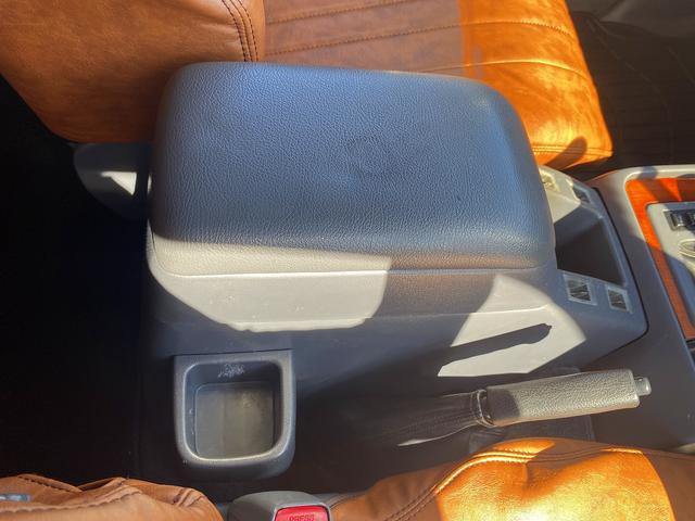 ランドクルーザー80 VXリミテッド☆5人乗り☆サンルーフ☆リフトUP☆試乗OK☆ 4WD☆1ナンバー登録☆5人乗り☆リフトアップ☆MKW16AW☆オープンカントリー☆サイドステップ☆ガナドールマフラー☆サンルーフ☆革調シートカバー☆ナビ☆バックカメラ☆ETC☆クルーズコントロール☆(24枚目)