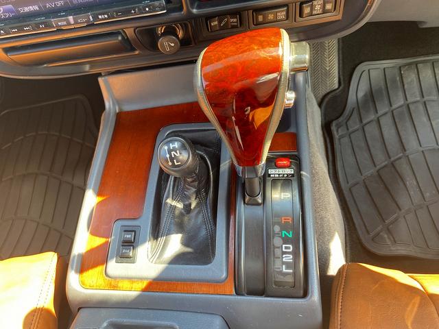 ランドクルーザー80 VXリミテッド☆5人乗り☆サンルーフ☆リフトUP☆試乗OK☆ 4WD☆1ナンバー登録☆5人乗り☆リフトアップ☆MKW16AW☆オープンカントリー☆サイドステップ☆ガナドールマフラー☆サンルーフ☆革調シートカバー☆ナビ☆バックカメラ☆ETC☆クルーズコントロール☆(30枚目)