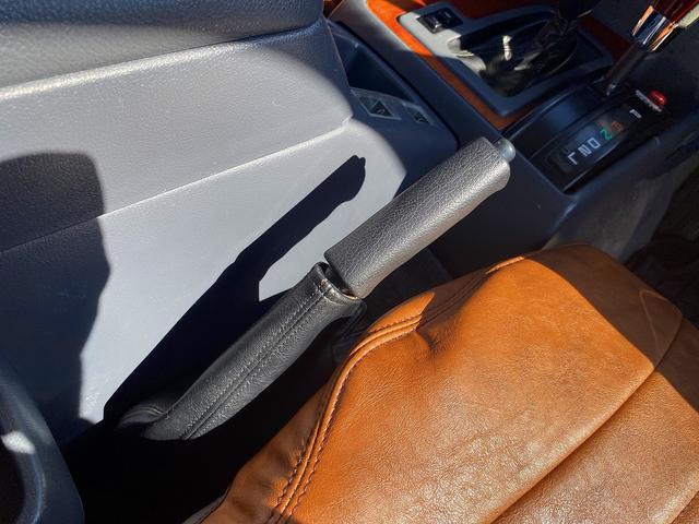 ランドクルーザー80 VXリミテッド☆5人乗り☆サンルーフ☆リフトUP☆試乗OK☆ 4WD☆1ナンバー登録☆5人乗り☆リフトアップ☆MKW16AW☆オープンカントリー☆サイドステップ☆ガナドールマフラー☆サンルーフ☆革調シートカバー☆ナビ☆バックカメラ☆ETC☆クルーズコントロール☆(33枚目)