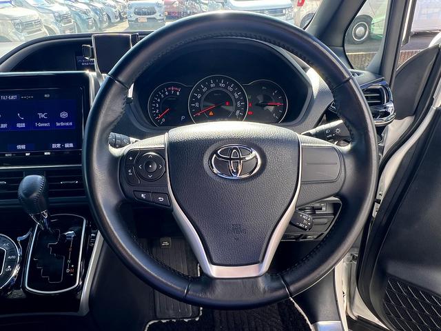 ヴォクシー ZS 煌III☆純正9インチナビ☆両側パワスラ☆試乗OK☆ 4WD☆純正9インチナビ☆フリップダウンモニター☆バックカメラ☆両側パワースライドドア☆革調シートカバー☆車高調☆LEDライト☆セーフティセンス☆スマートキー☆アイドリングストップ☆ETC☆試乗OK(4枚目)