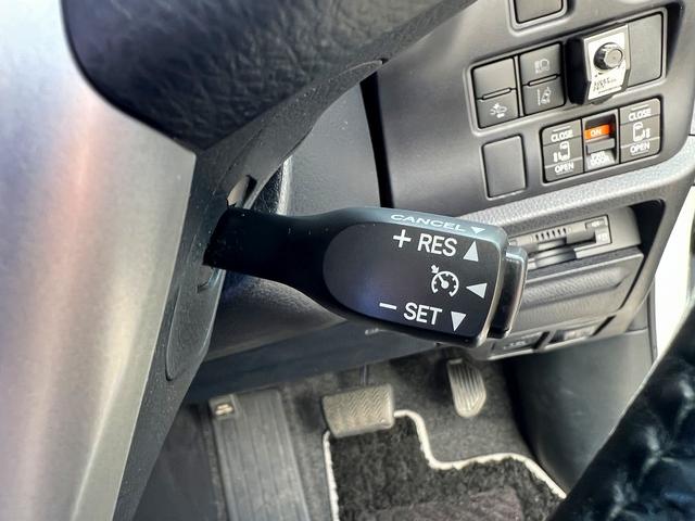 ヴォクシー ZS 煌III☆純正9インチナビ☆両側パワスラ☆試乗OK☆ 4WD☆純正9インチナビ☆フリップダウンモニター☆バックカメラ☆両側パワースライドドア☆革調シートカバー☆車高調☆LEDライト☆セーフティセンス☆スマートキー☆アイドリングストップ☆ETC☆試乗OK(8枚目)