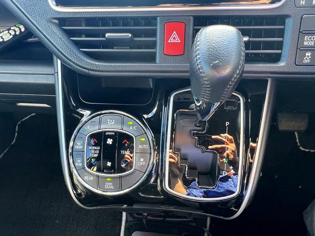 ヴォクシー ZS 煌III☆純正9インチナビ☆両側パワスラ☆試乗OK☆ 4WD☆純正9インチナビ☆フリップダウンモニター☆バックカメラ☆両側パワースライドドア☆革調シートカバー☆車高調☆LEDライト☆セーフティセンス☆スマートキー☆アイドリングストップ☆ETC☆試乗OK(13枚目)