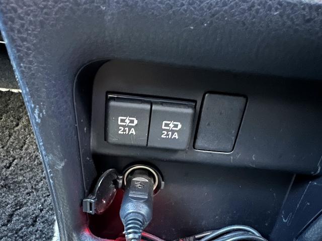 ヴォクシー ZS 煌III☆純正9インチナビ☆両側パワスラ☆試乗OK☆ 4WD☆純正9インチナビ☆フリップダウンモニター☆バックカメラ☆両側パワースライドドア☆革調シートカバー☆車高調☆LEDライト☆セーフティセンス☆スマートキー☆アイドリングストップ☆ETC☆試乗OK(14枚目)