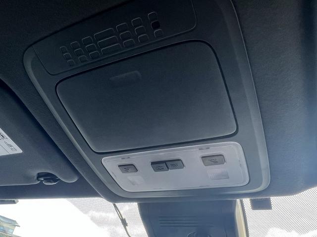 ヴォクシー ZS 煌III☆純正9インチナビ☆両側パワスラ☆試乗OK☆ 4WD☆純正9インチナビ☆フリップダウンモニター☆バックカメラ☆両側パワースライドドア☆革調シートカバー☆車高調☆LEDライト☆セーフティセンス☆スマートキー☆アイドリングストップ☆ETC☆試乗OK(20枚目)