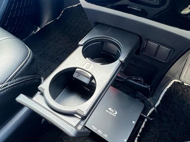 ヴォクシー ZS 煌III☆純正9インチナビ☆両側パワスラ☆試乗OK☆ 4WD☆純正9インチナビ☆フリップダウンモニター☆バックカメラ☆両側パワースライドドア☆革調シートカバー☆車高調☆LEDライト☆セーフティセンス☆スマートキー☆アイドリングストップ☆ETC☆試乗OK(35枚目)