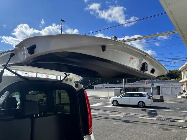 ヴォクシー ZS 煌III☆純正9インチナビ☆両側パワスラ☆試乗OK☆ 4WD☆純正9インチナビ☆フリップダウンモニター☆バックカメラ☆両側パワースライドドア☆革調シートカバー☆車高調☆LEDライト☆セーフティセンス☆スマートキー☆アイドリングストップ☆ETC☆試乗OK(38枚目)