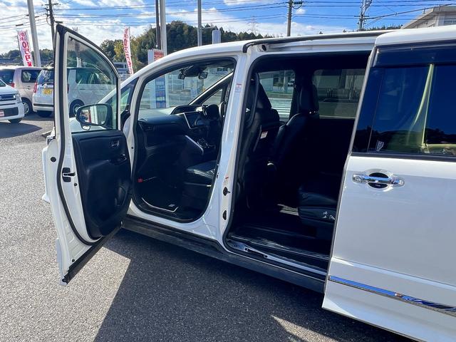 ヴォクシー ZS 煌III☆純正9インチナビ☆両側パワスラ☆試乗OK☆ 4WD☆純正9インチナビ☆フリップダウンモニター☆バックカメラ☆両側パワースライドドア☆革調シートカバー☆車高調☆LEDライト☆セーフティセンス☆スマートキー☆アイドリングストップ☆ETC☆試乗OK(39枚目)