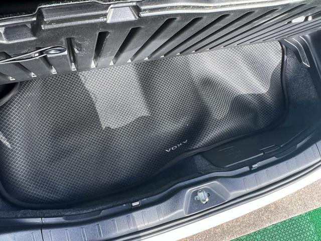 ヴォクシー ZS 煌III☆純正9インチナビ☆両側パワスラ☆試乗OK☆ 4WD☆純正9インチナビ☆フリップダウンモニター☆バックカメラ☆両側パワースライドドア☆革調シートカバー☆車高調☆LEDライト☆セーフティセンス☆スマートキー☆アイドリングストップ☆ETC☆試乗OK(57枚目)