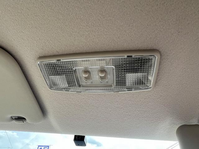 デイズ J☆SDナビ☆ヘッドライトレベライザー☆キーレス☆試乗OK☆ SDナビTV☆キーレスエントリー☆ETC☆ヘッドライトレベライザー☆ベンチシート☆アームレスト☆電動格納ミラー☆フロアマット☆ドアバイザー☆プライバシーガラス☆Wエアバッグ☆走行0.7万K☆試乗OK(12枚目)