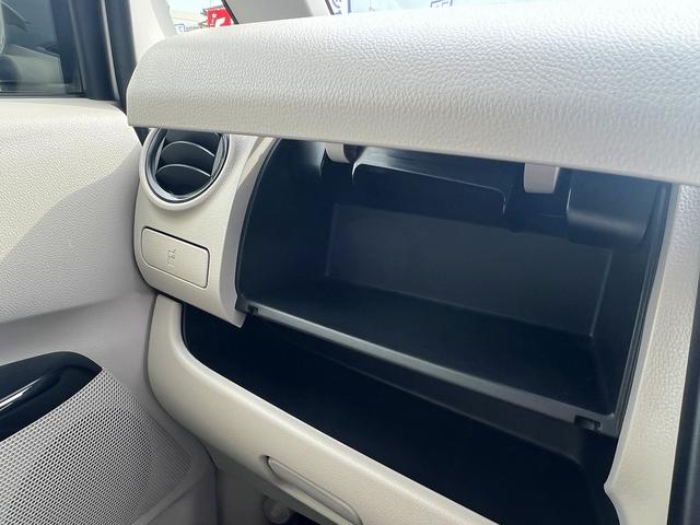 デイズ J☆SDナビ☆ヘッドライトレベライザー☆キーレス☆試乗OK☆ SDナビTV☆キーレスエントリー☆ETC☆ヘッドライトレベライザー☆ベンチシート☆アームレスト☆電動格納ミラー☆フロアマット☆ドアバイザー☆プライバシーガラス☆Wエアバッグ☆走行0.7万K☆試乗OK(19枚目)