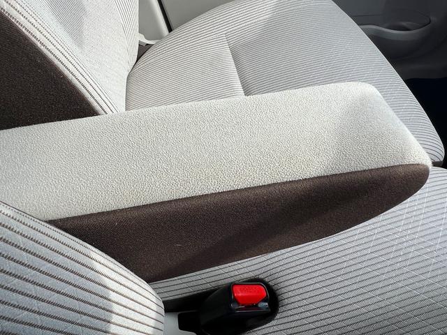 デイズ J☆SDナビ☆ヘッドライトレベライザー☆キーレス☆試乗OK☆ SDナビTV☆キーレスエントリー☆ETC☆ヘッドライトレベライザー☆ベンチシート☆アームレスト☆電動格納ミラー☆フロアマット☆ドアバイザー☆プライバシーガラス☆Wエアバッグ☆走行0.7万K☆試乗OK(34枚目)