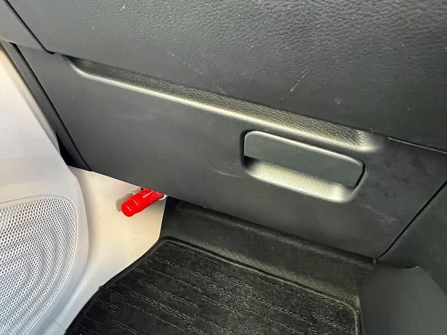 デイズ S☆SDナビ☆エマージェンシーブレーキ☆キーレス☆試乗OK☆ フルセグSDナビ☆エマージェンシーブレーキ☆キーレスエントリー☆オートライト☆オートハイビーム☆ヘッドライトレベライザー☆電格ミラー☆ドアバイザー☆フロアマット☆ベンチシート☆アームレスト☆試乗OK(19枚目)