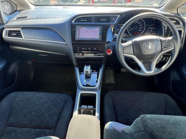 シャトル ハイブリッド　ホンダセンシング☆メモリーナビ☆試乗ＯＫ☆　純正メモリーナビ☆バックカメラ☆スマートキー☆ＥＴＣ☆前後ドライブレコーダー☆オートエアコン☆ホンダセンシング☆アダプティブクルーズコントロール☆ＬＫＡＳ☆電動格納ミラー☆走行５．８万キロ☆試乗ＯＫ（3枚目）