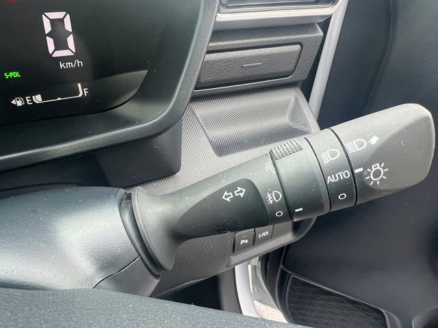 ロッキー プレミアムG HEV☆ディスプレイオーディオ☆試乗OK☆ ディスプレイオーディオ☆バックカメラ☆ハーフレザーシート☆前席シートヒーター☆LEDオートライト☆17AW☆スマートアシスト☆レーダークルーズC☆S-PDL☆電子パーキング☆電動格納ミラー☆試乗OK(9枚目)