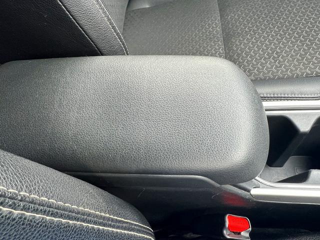 ロッキー プレミアムG HEV☆ディスプレイオーディオ☆試乗OK☆ ディスプレイオーディオ☆バックカメラ☆ハーフレザーシート☆前席シートヒーター☆LEDオートライト☆17AW☆スマートアシスト☆レーダークルーズC☆S-PDL☆電子パーキング☆電動格納ミラー☆試乗OK(34枚目)